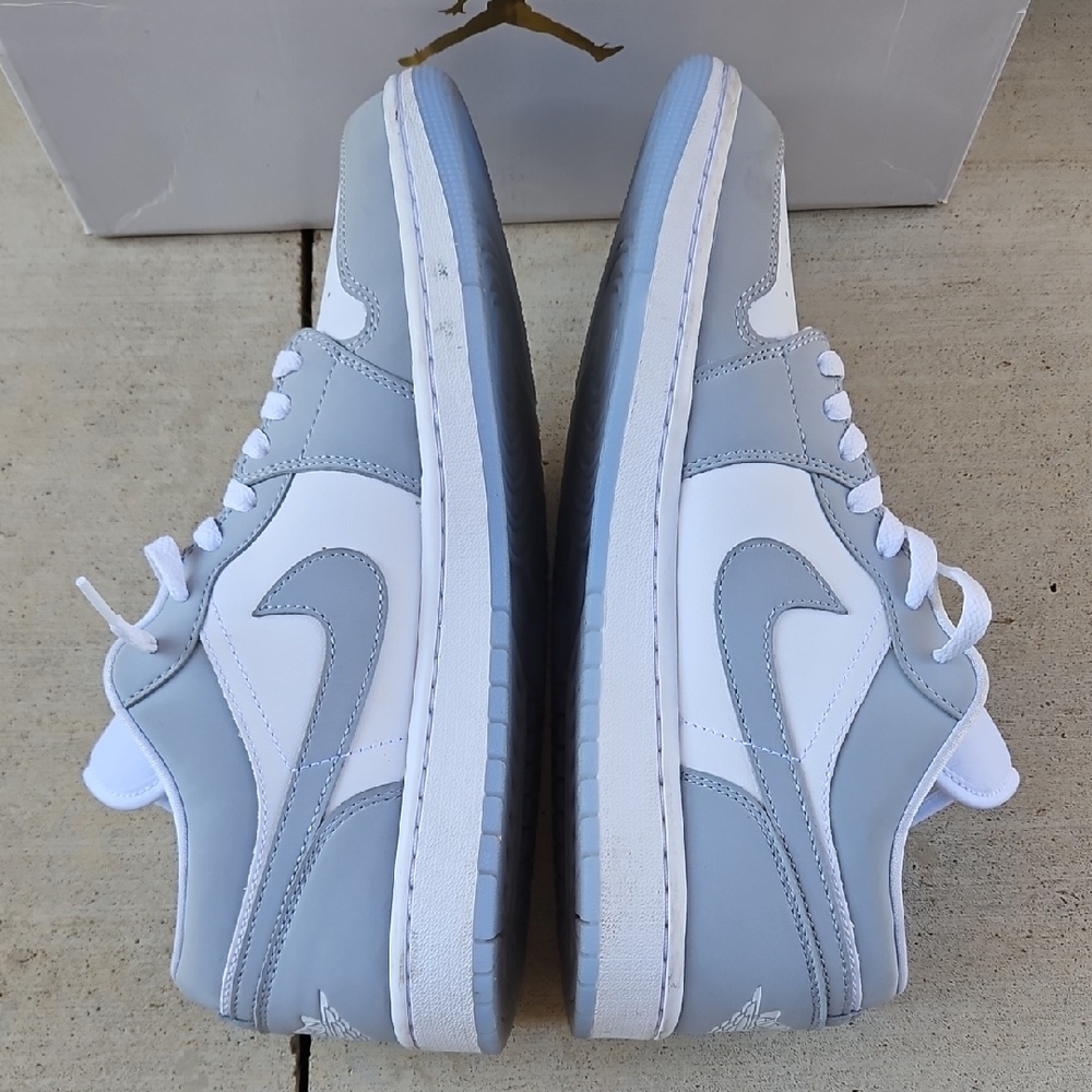 Air Jordan 1 Low Sneakers - Picture 10 of 15